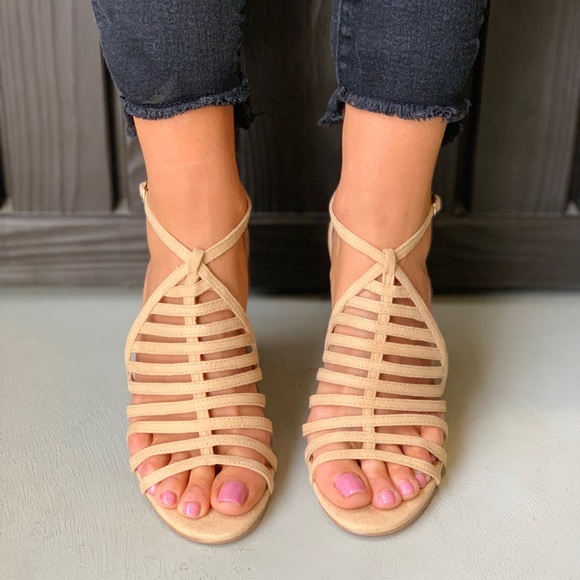 NIB Perfect Nude Strappy Block Heeled Sandal - Picture 4 of 6